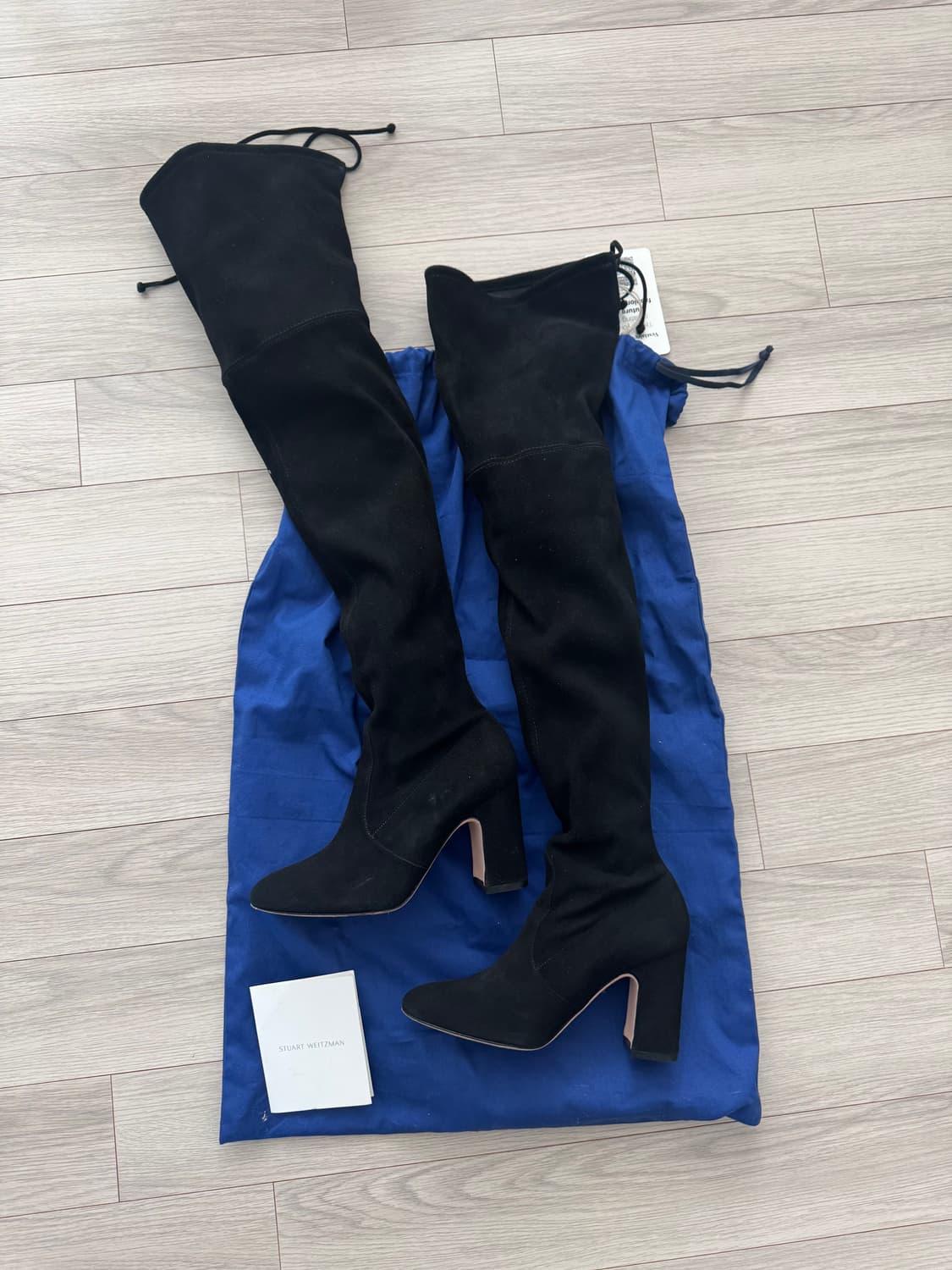 스튜어트 와이츠먼 블랙 스웨이드 부츠 상품이미지2