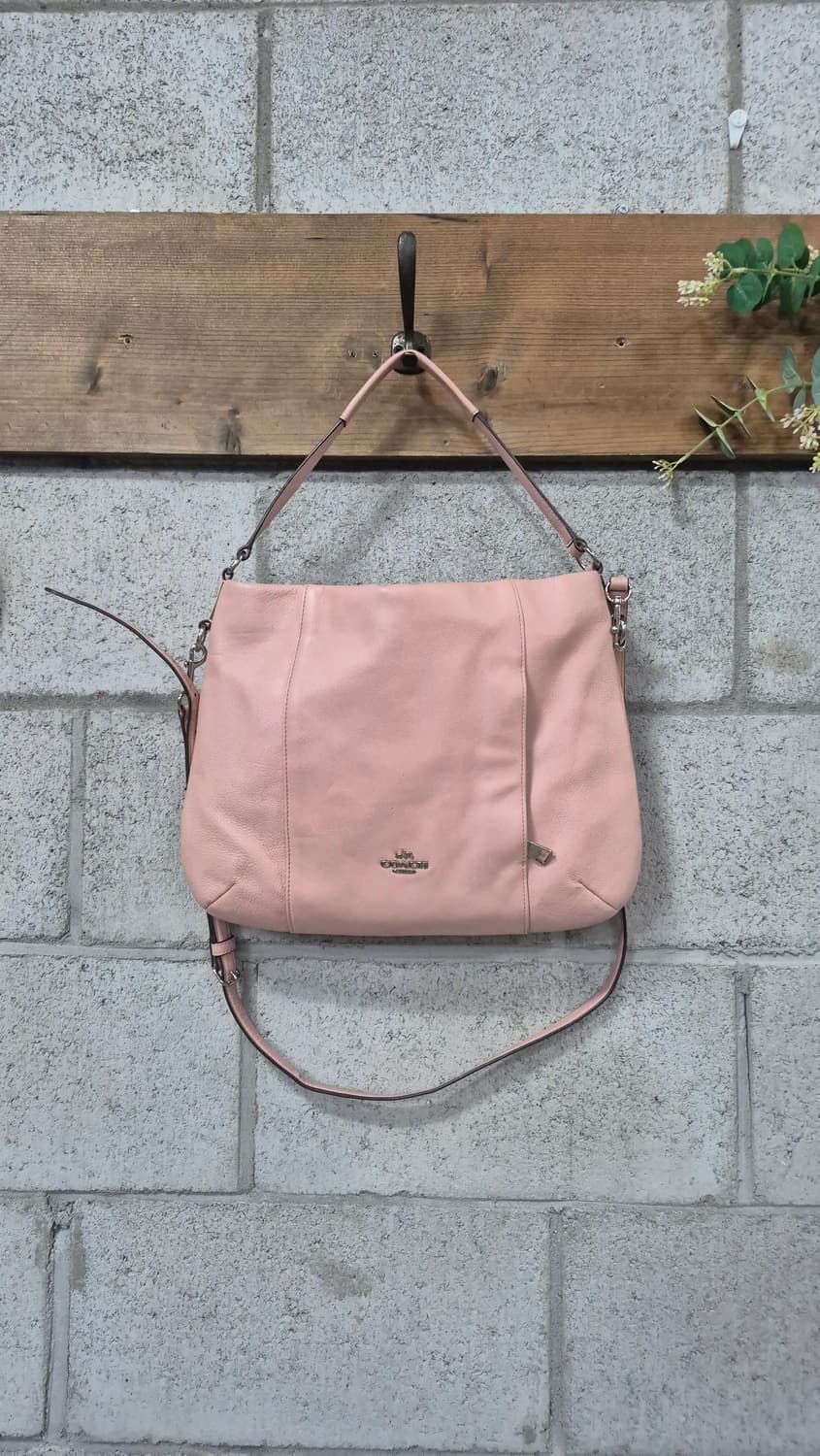 코치 페블 레더 컨버터블 숄더백  상품이미지2