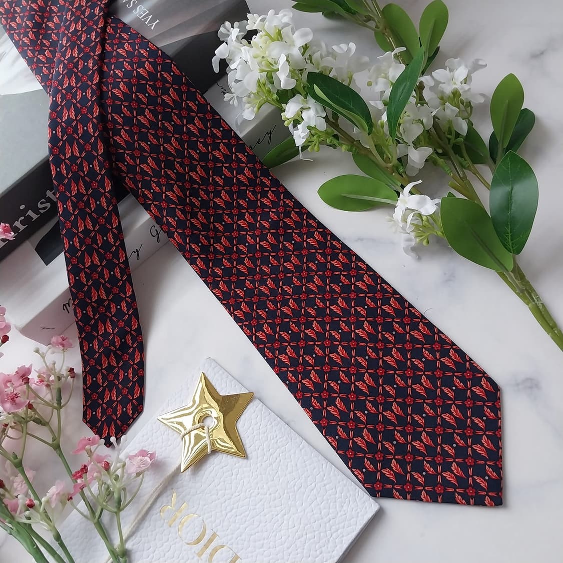 디올 실크 딥네이비 패턴 넥타이 8.9cm A+등급 K1797
 상품이미지3