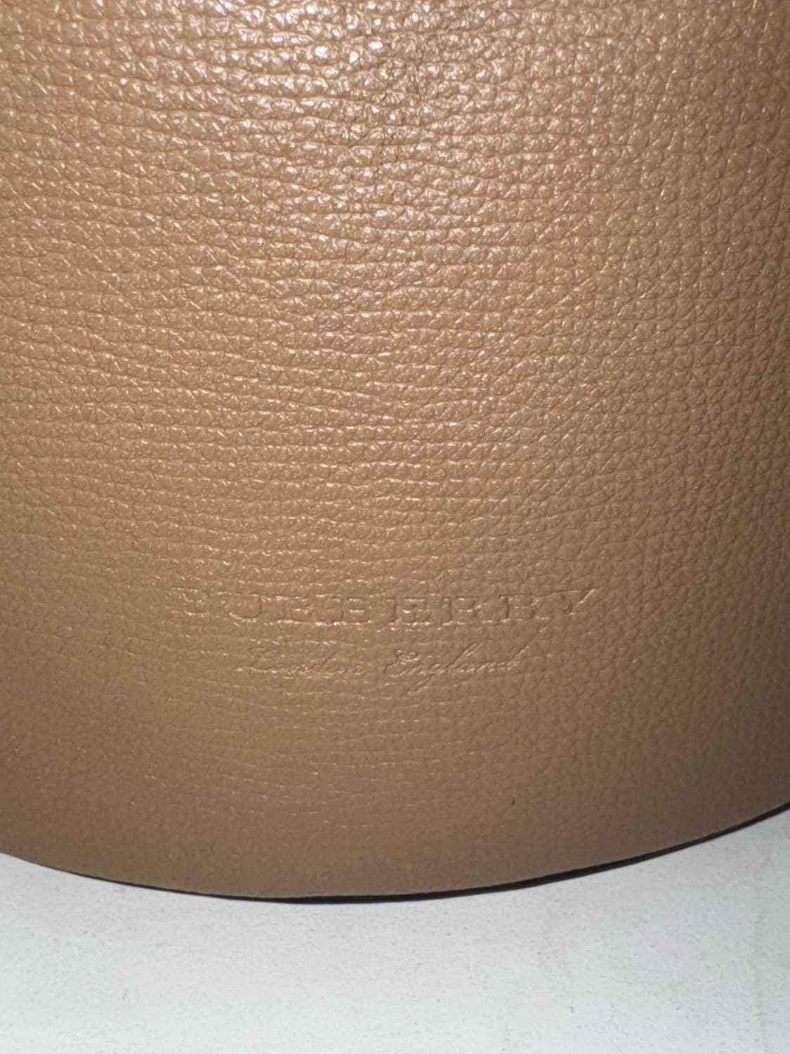 버버리 헤이마켓 버킷백(한국명품감정서) 상품이미지6