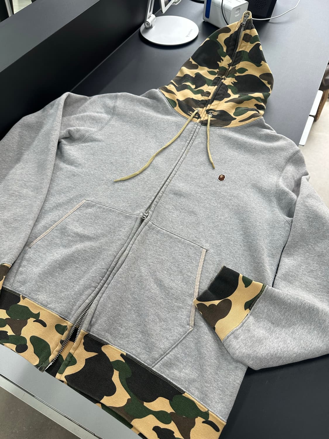베이프 1st 카모 자수사루 원포인트황계 풀 후드집업 그레이 상품이미지5