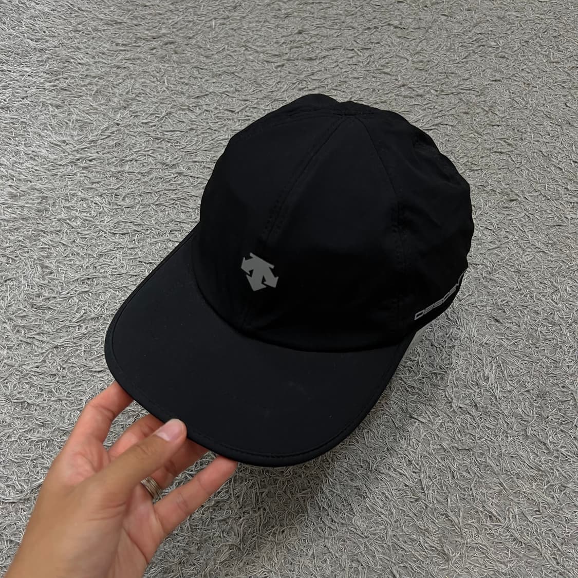데상트 볼캡 상품이미지1