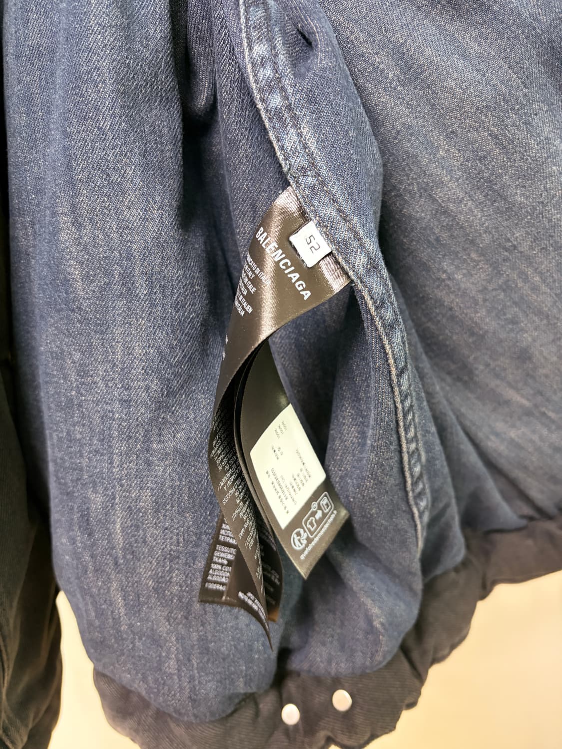 발렌시아가 패디드 데님 자켓 흑청 블랙 52 상품이미지3