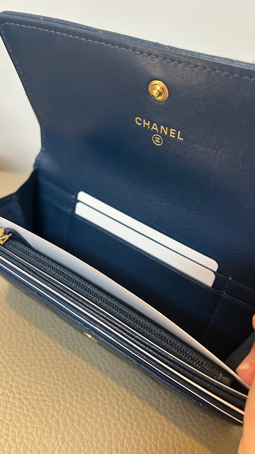 샤넬 다크네이비 중지갑 상품이미지5