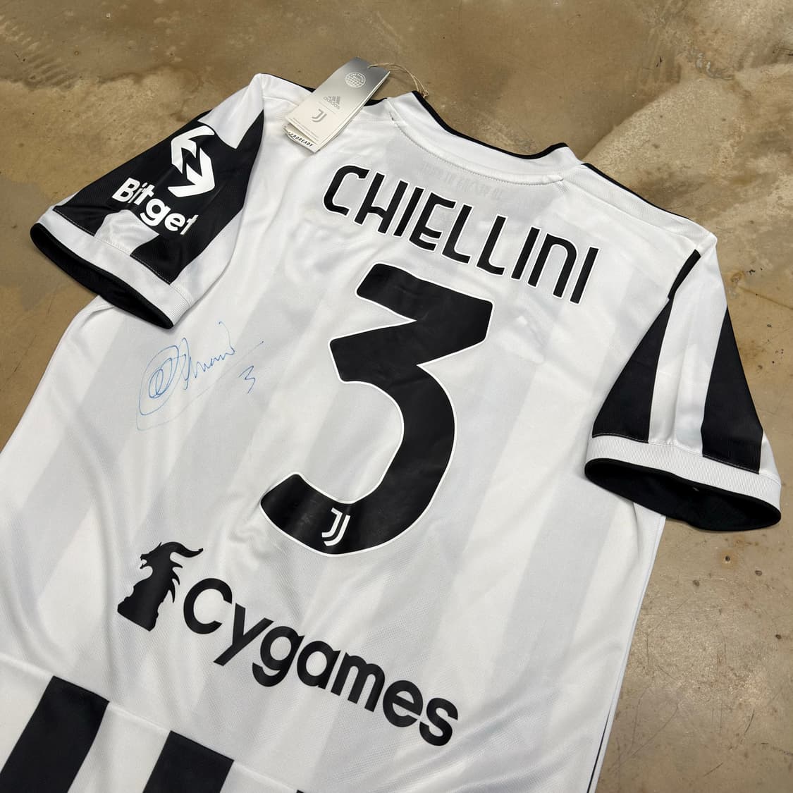 M 새상품 아디다스 20-21 유벤투스 홈 키엘리니 싸인 유니폼 상품이미지1