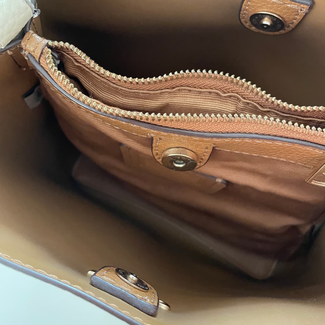 코치 아이보리 버킷백 토트백 상품이미지7