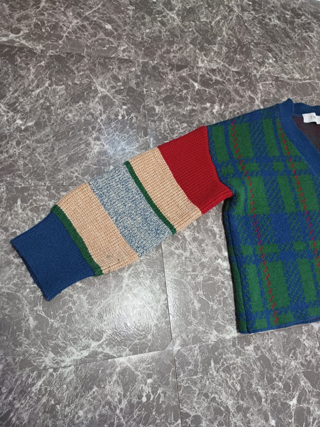 TWEE 멀티컬러 아가일 크롭 가디건 상품이미지6