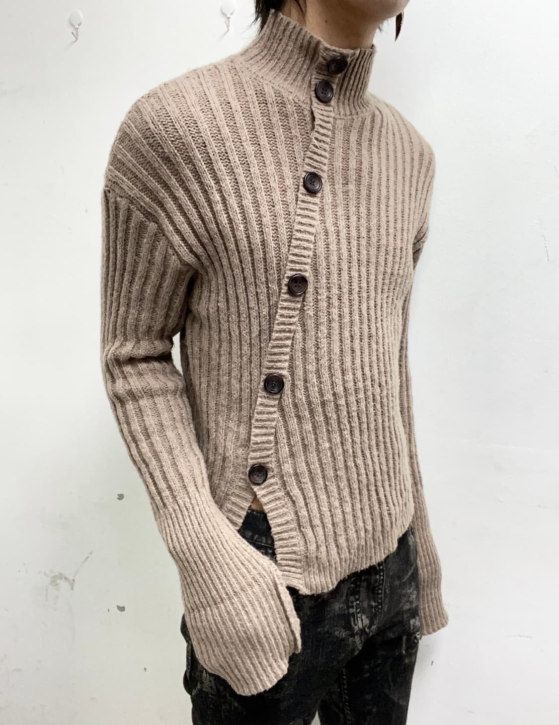 diagonal Button Detail Knit Sleeve 상품이미지3