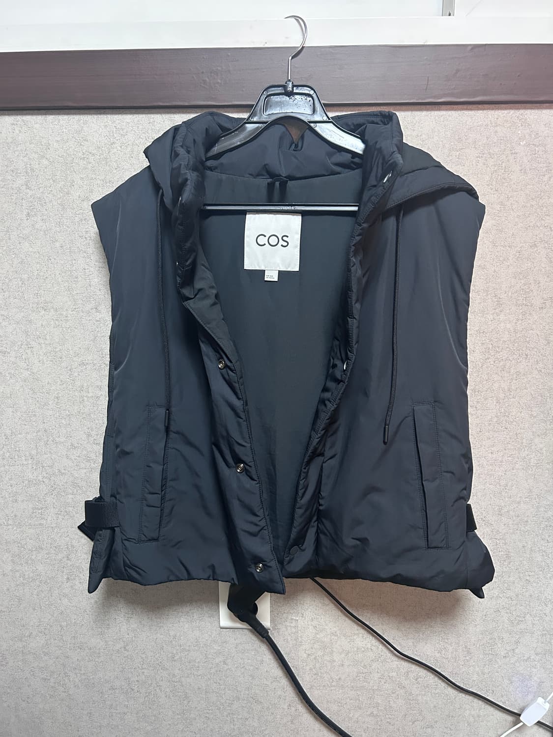 COS 코스 버클 사이드 패딩 후드 질레 상품이미지5