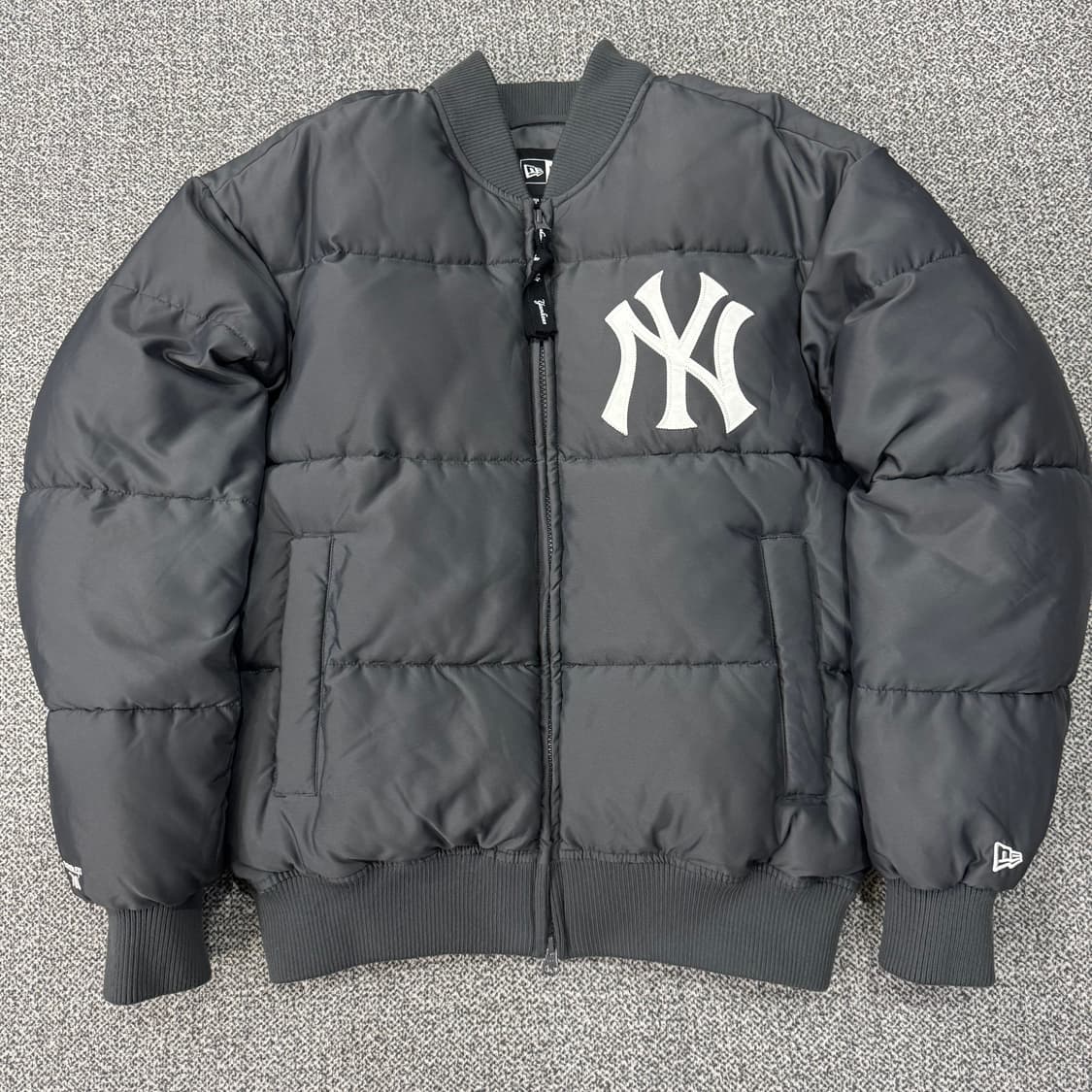 뉴에라 남여공용 MLB 페더리스 뉴욕 양키스 다운 상품이미지1