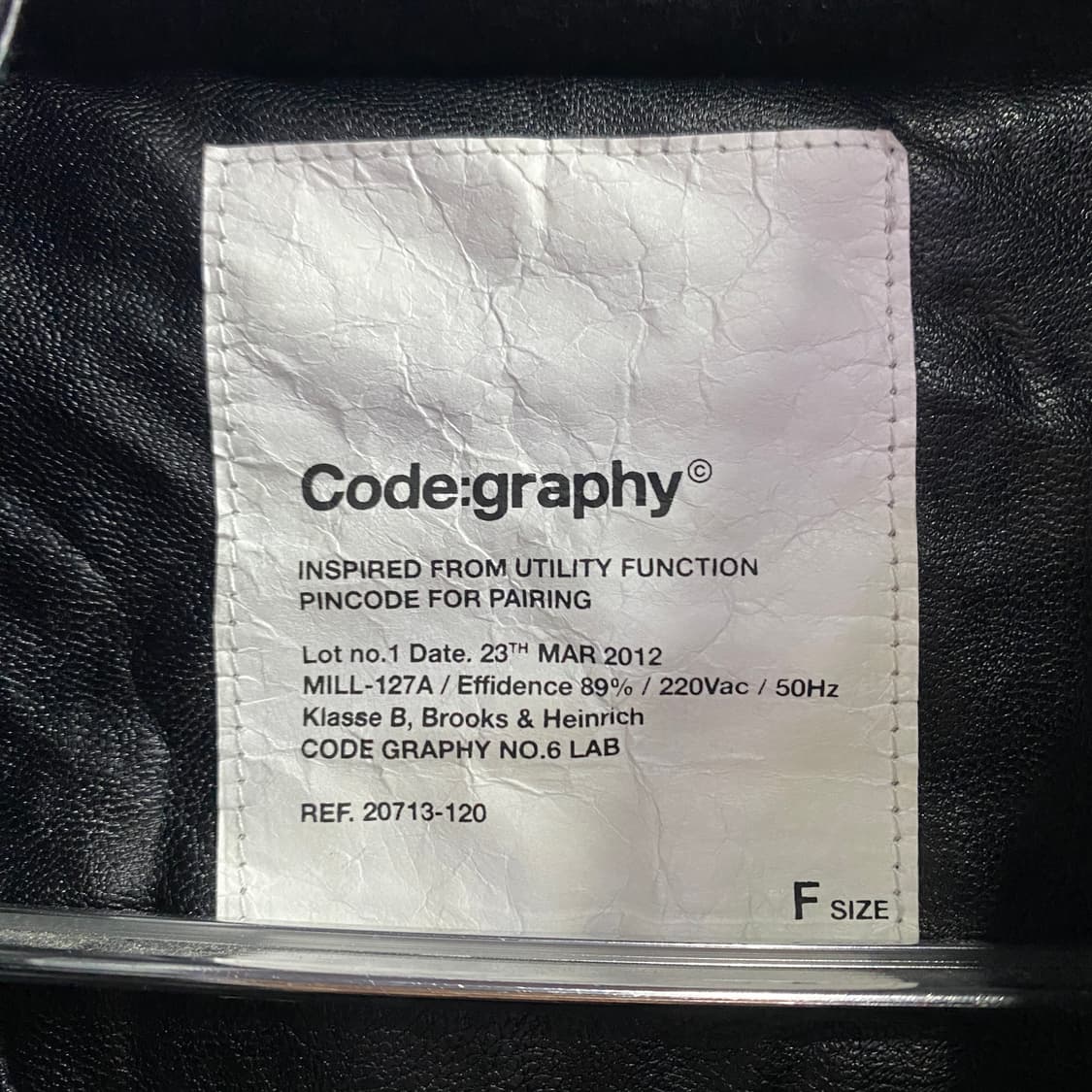 코드그라피 유틸리티 에코 레더 블랙 크롭 패딩 B3813 상품이미지3