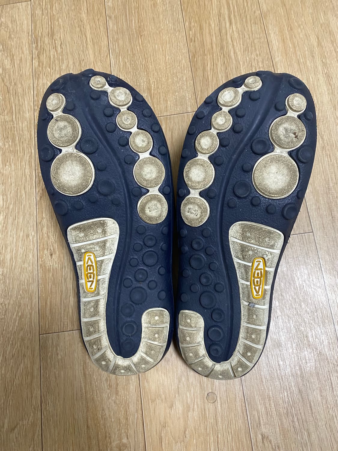 킨 샨티 슬라이드 블랙 아이리스 270 팝니다 상품이미지4