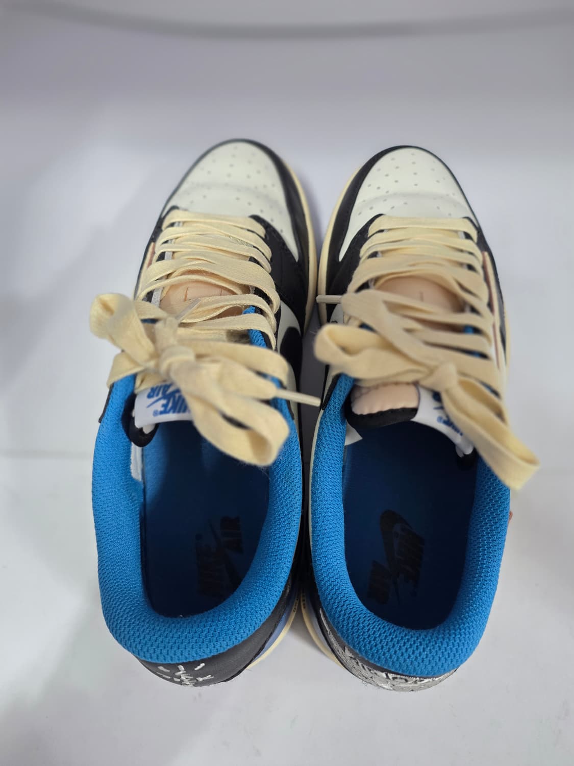  조던 1 로우 x 트래비스 스캇 x 프라그먼트 상품이미지6