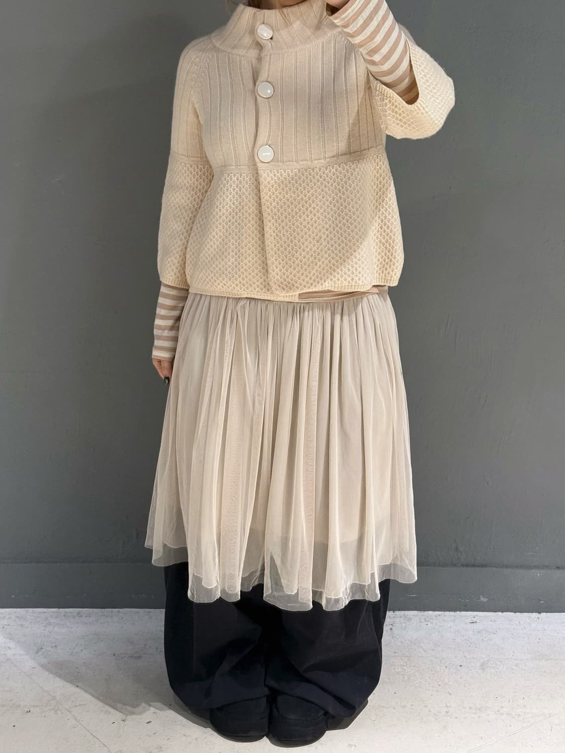 KUMIKYOKU button point cardigan 상품이미지2