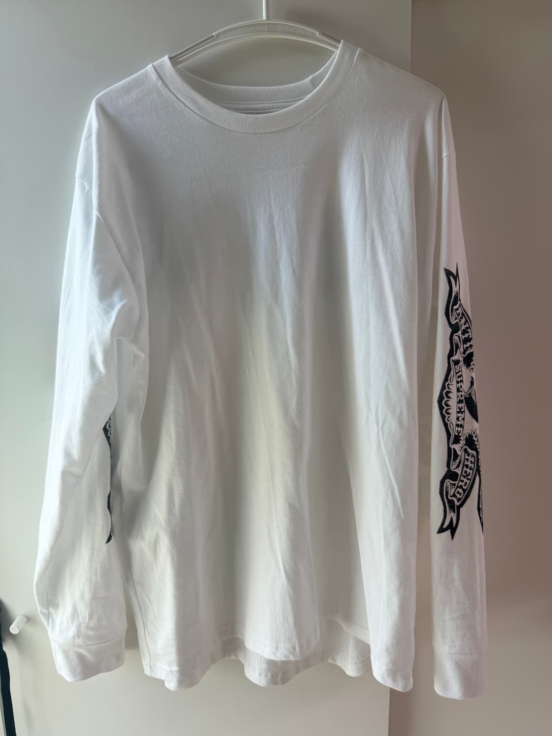 Supreme Anti hero 롱슬리브 L  상품이미지1