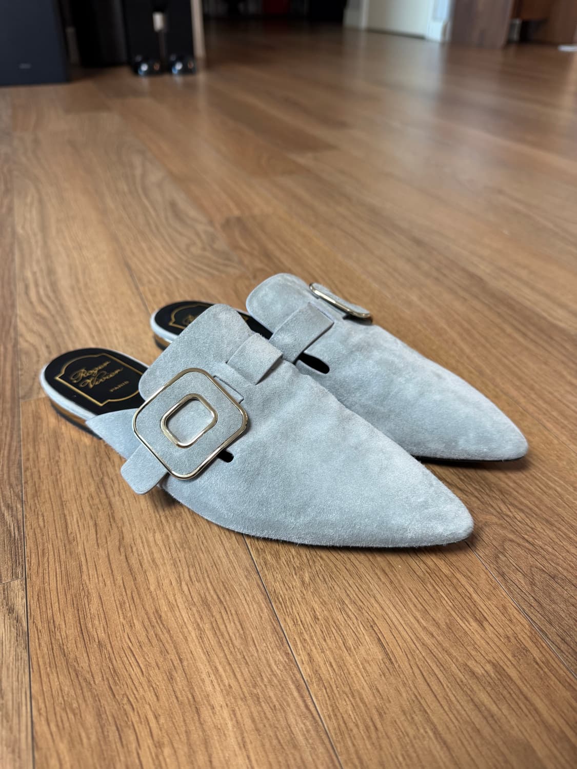 [Roger Vivier] 로저비비에 스웨이드 뮬 샌들 37.5 상품이미지1