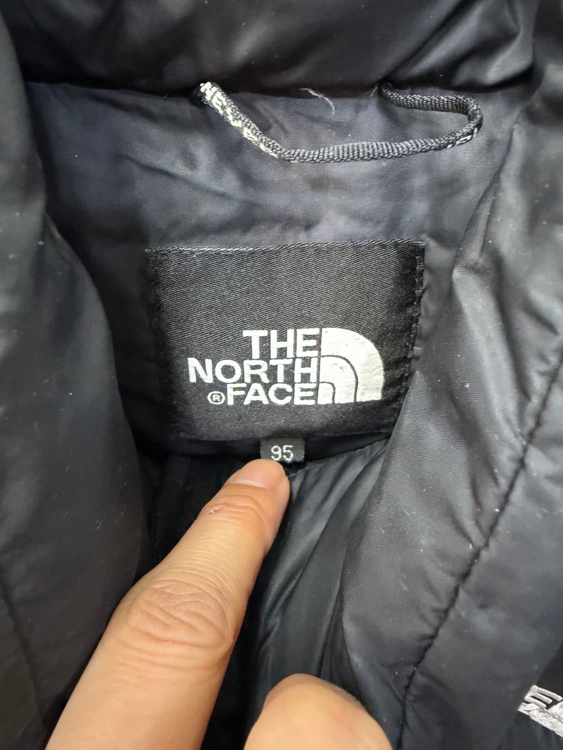 정품) 노스페이스 눕시 불랙 패딩 95 상품이미지8