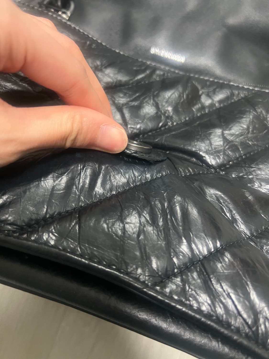 발렌시아가 크러쉬백 미디움 상품이미지10