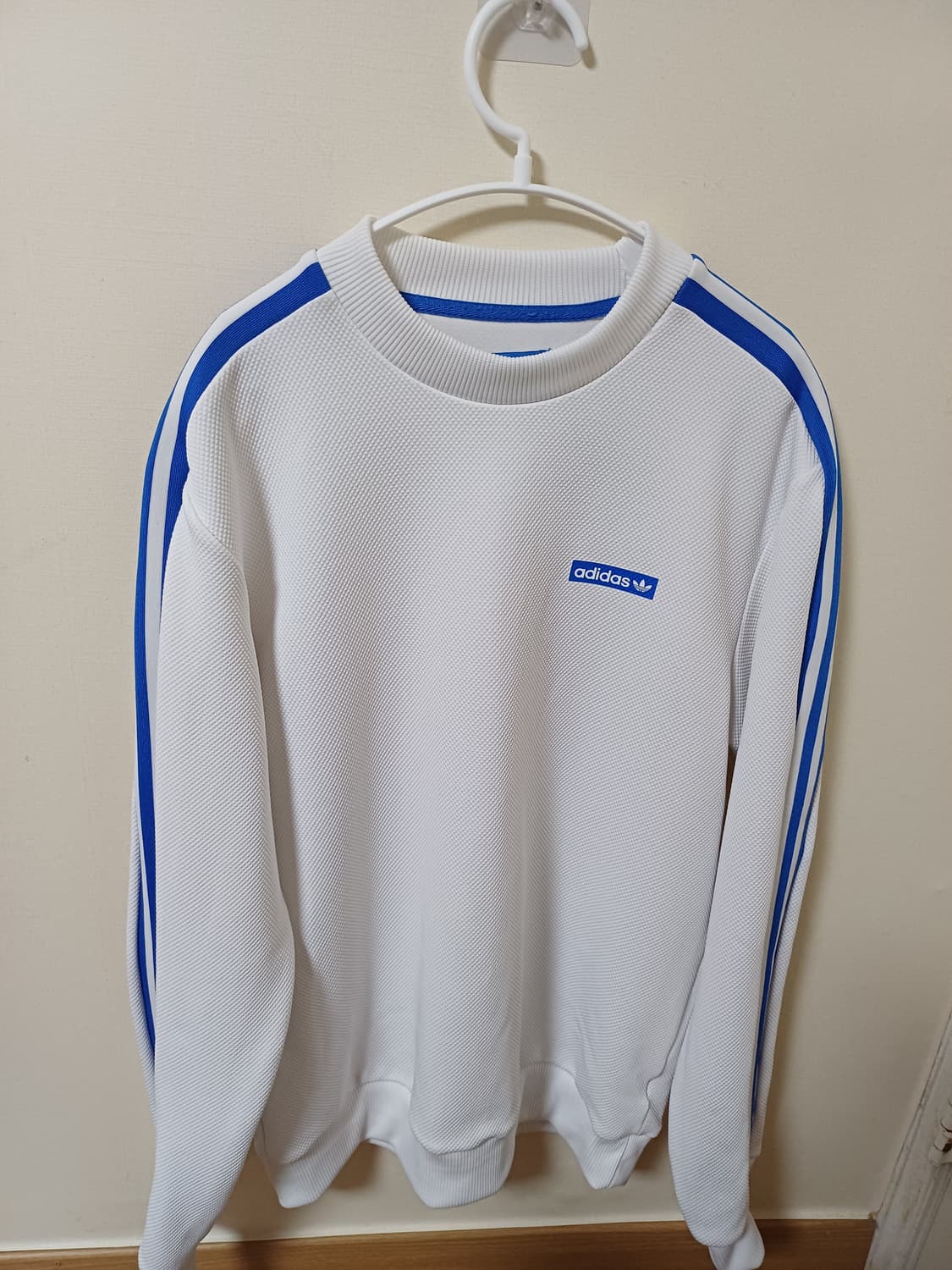 아디다스 테노지 크루 맨투맨  상품이미지1