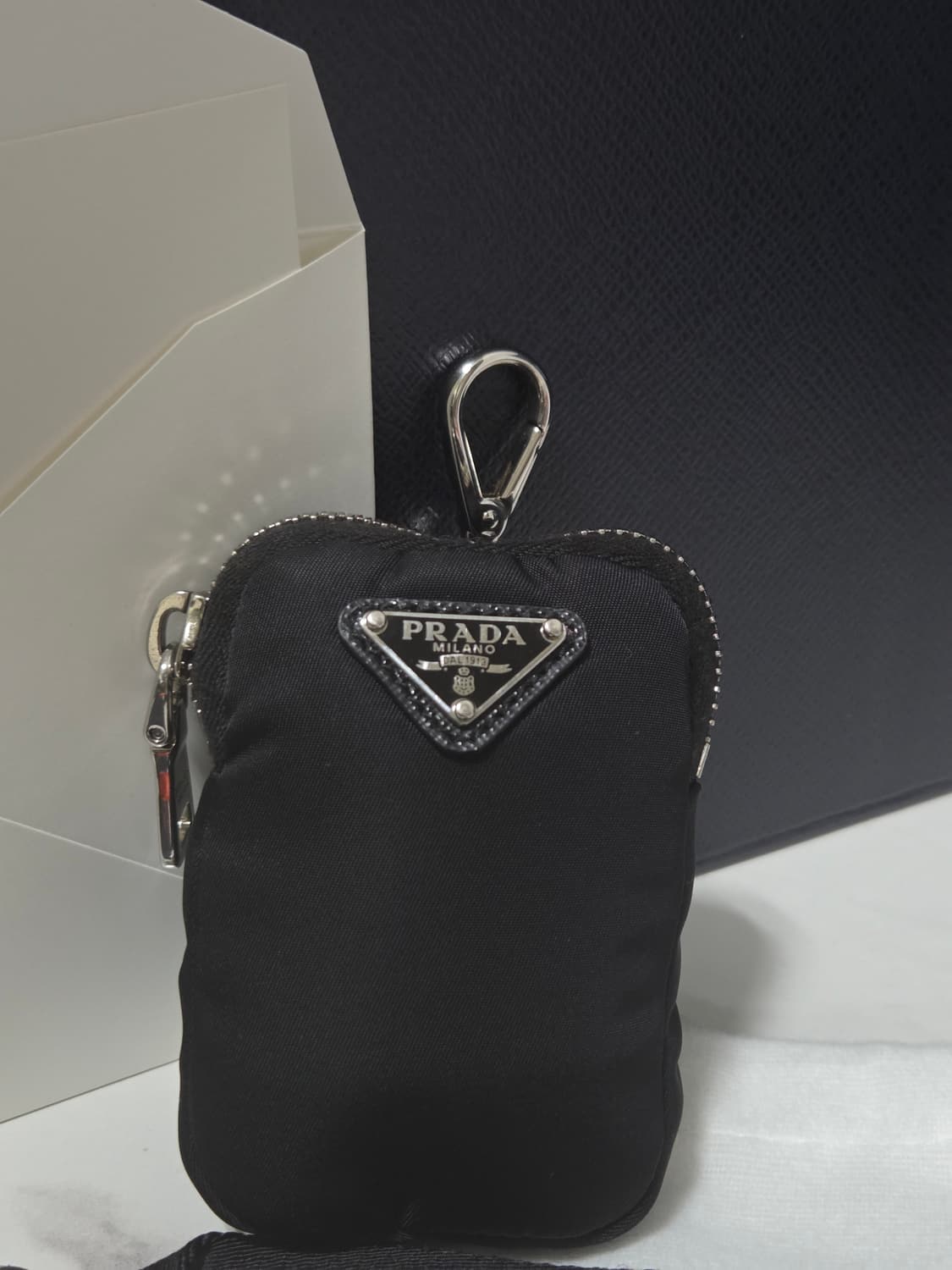[새상품급, 24년식] 프라다 리에디션 테수토 은장 체인 호보백  상품이미지5