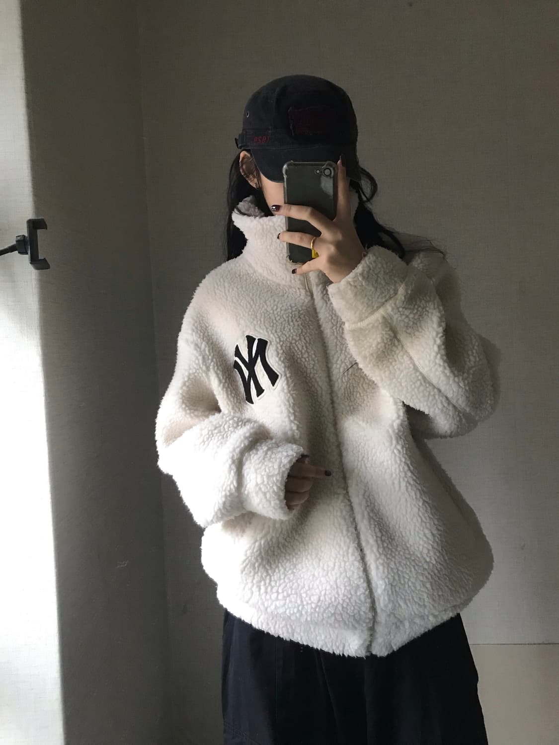 MLB 아이보리 오버핏 후리스 상품이미지2