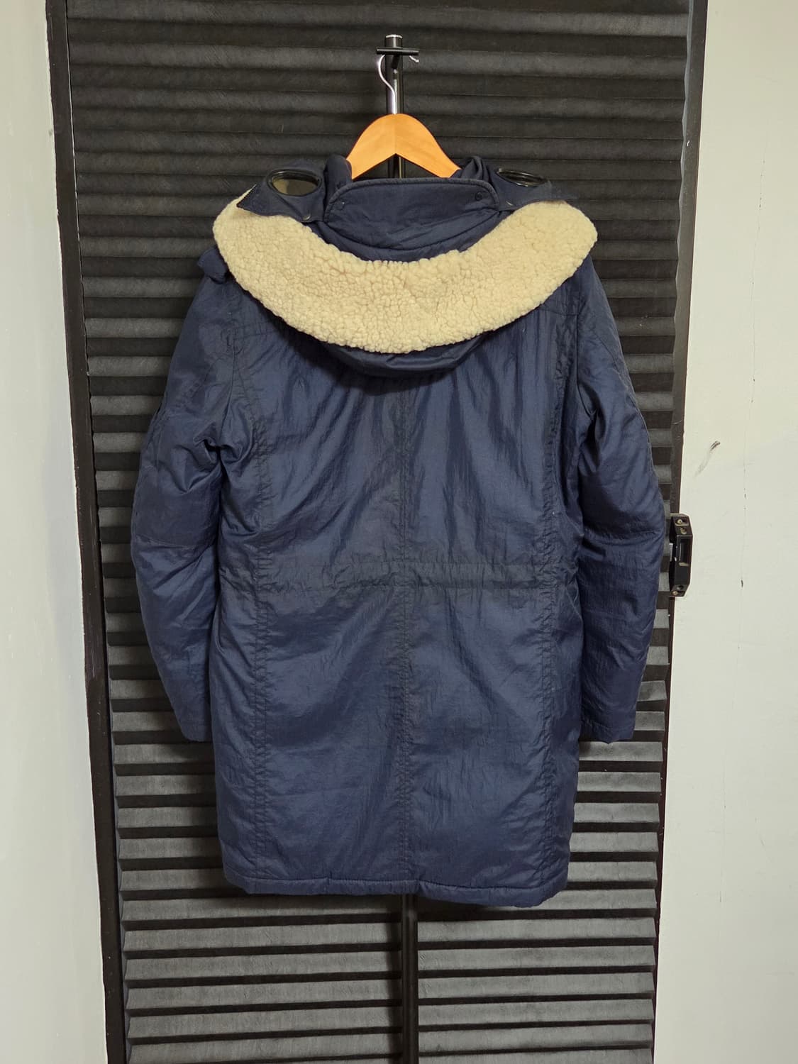 (정품) [C.P. 컴퍼니] 고글 후드 시어링 덕다운 패딩 | 00095 상품이미지7