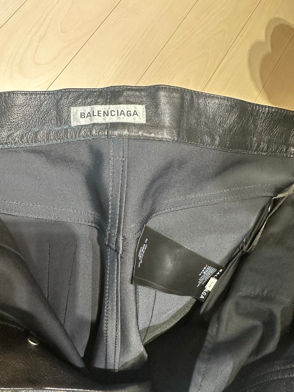 발렌시아가 레더 버뮤다팬츠 상품이미지4