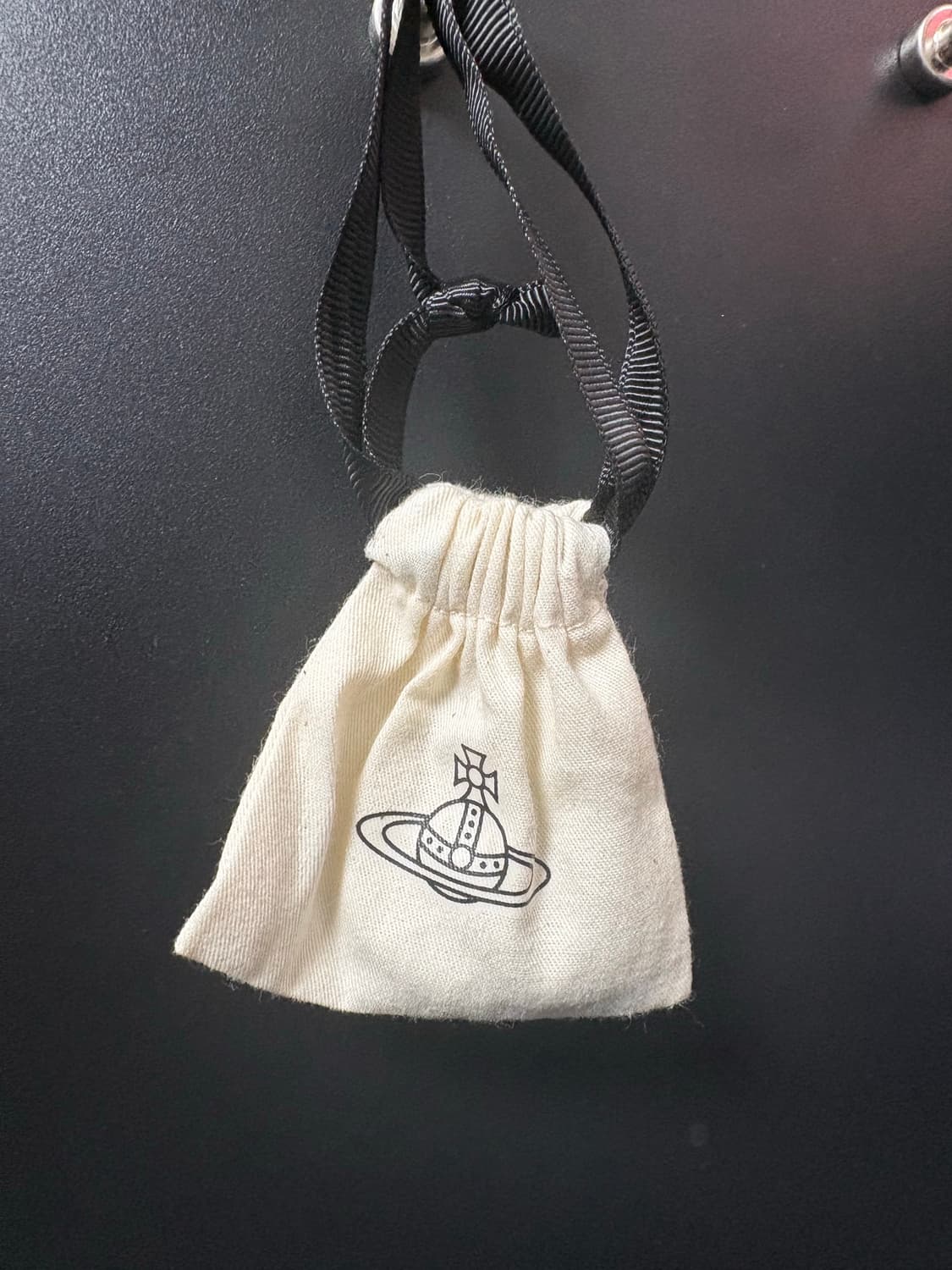 비비안웨스트우드 미니 바스 릴리프 펜던트 실버 상품이미지4