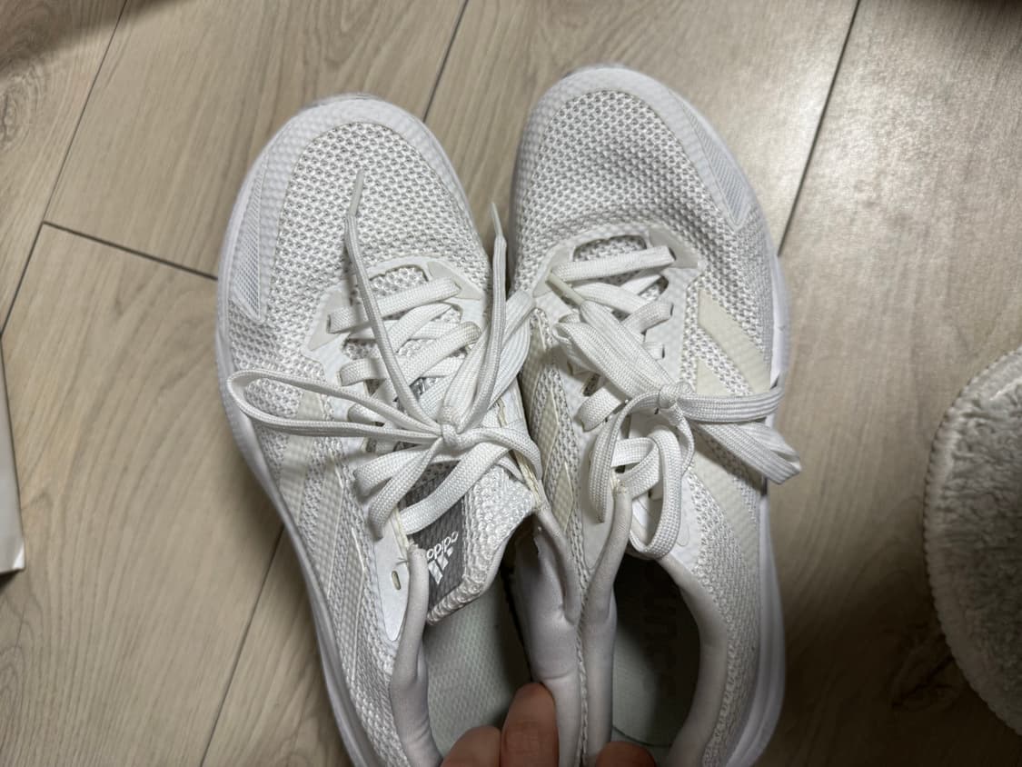 아디다스 런닝화 상품이미지1