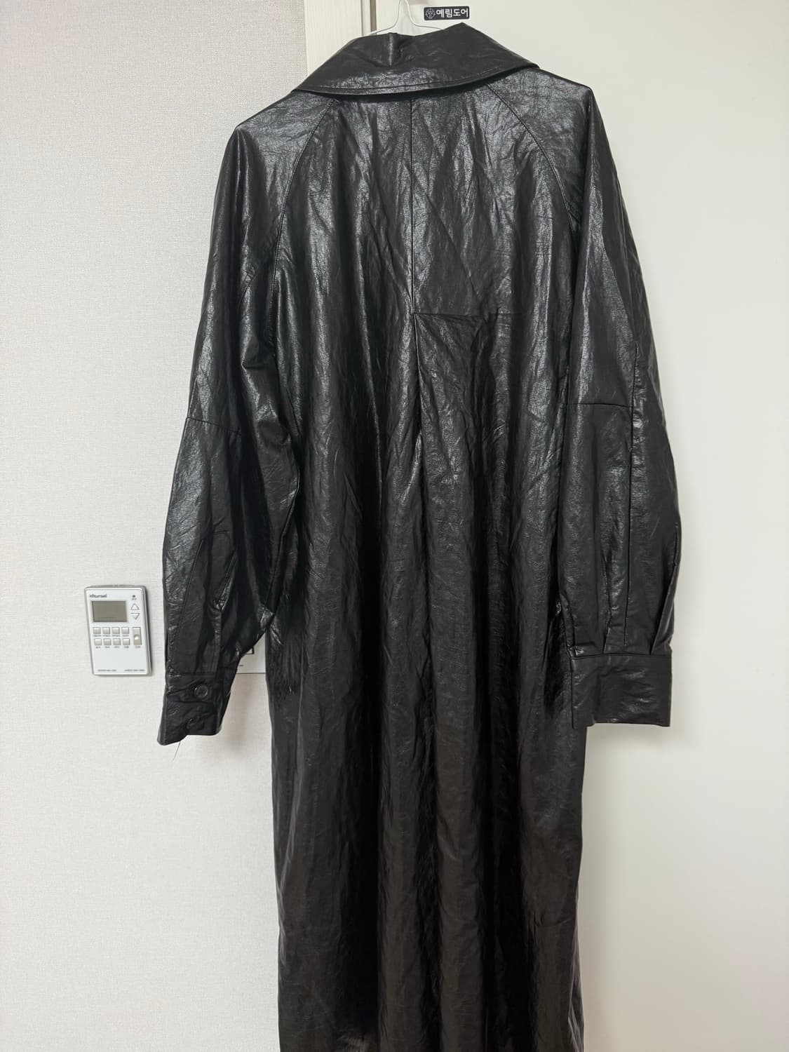 트리밍버드 롱 레더 트렌치 블랙 상품이미지5