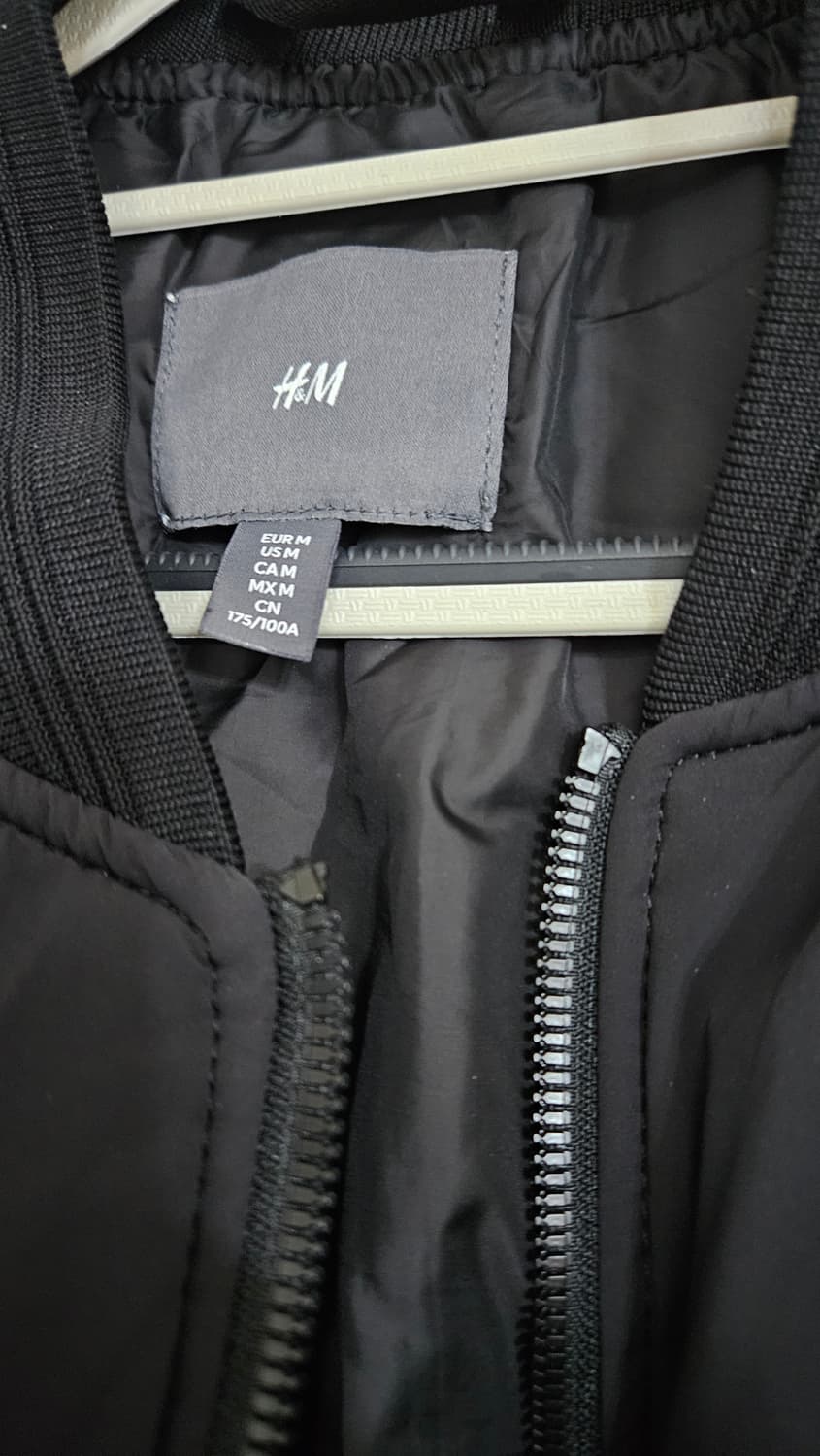 H&M 블랙 패딩 봄버 자켓 상품이미지5