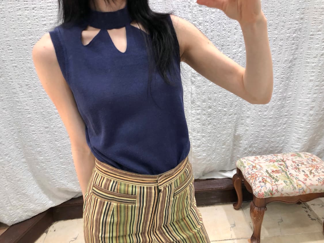 hole detail sleeveless knit 상품이미지2