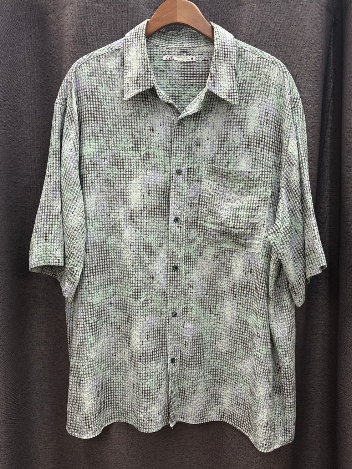 자라 zara 픽셀 프린트 셔츠 라이트 그린 반팔 XL 상품이미지1