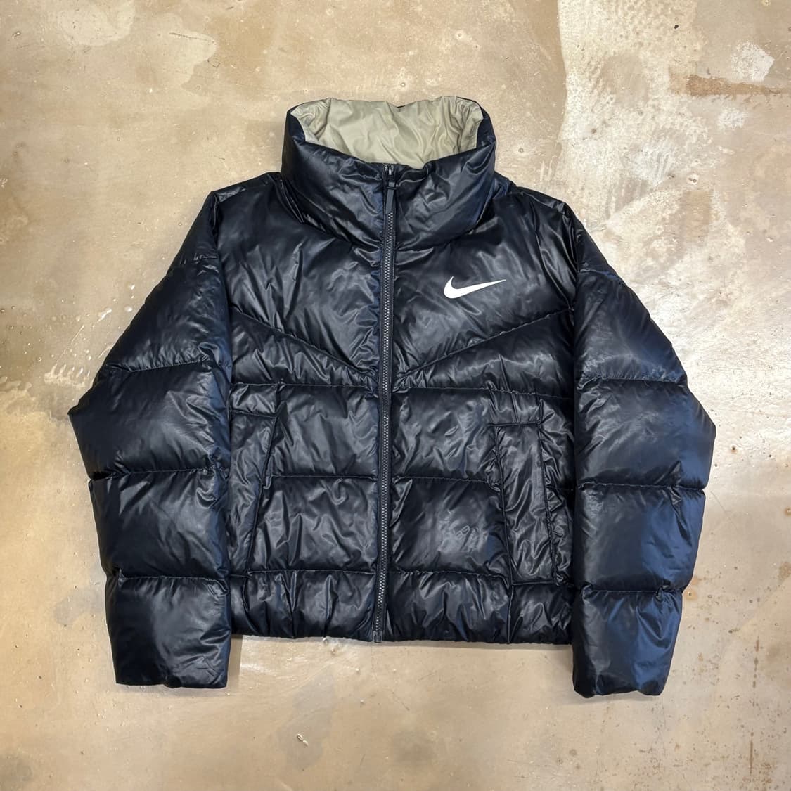 M 나이키 우먼스 스테이트먼트 다운 필 숏 패딩 상품이미지2