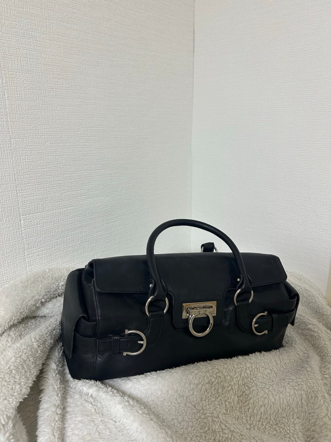 페라가모 블랙 간치니 토트백 상품이미지1