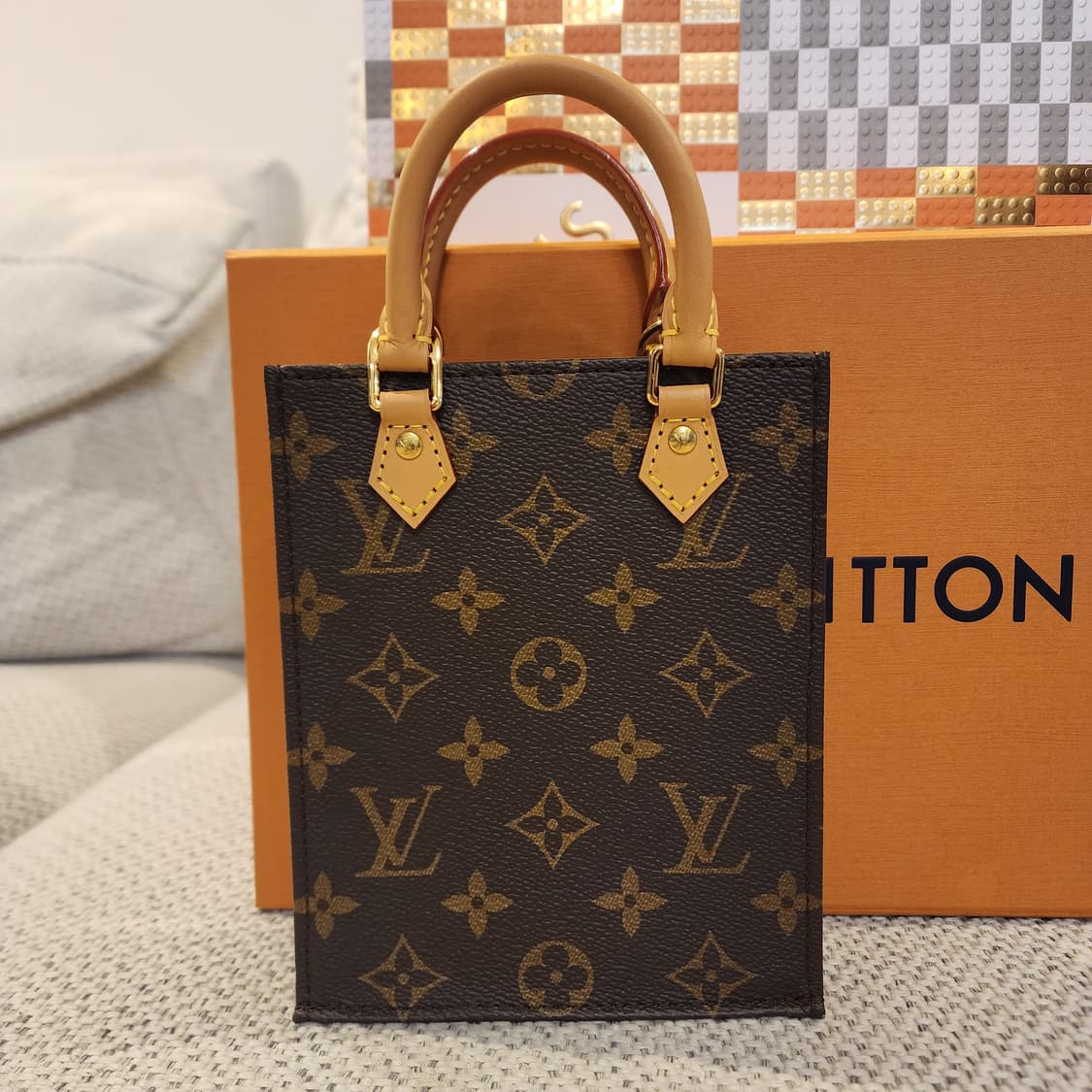 초민트급 22년12월 루이비통 쁘띠 삭플라 모노그램 미니 크로스백 상품이미지2