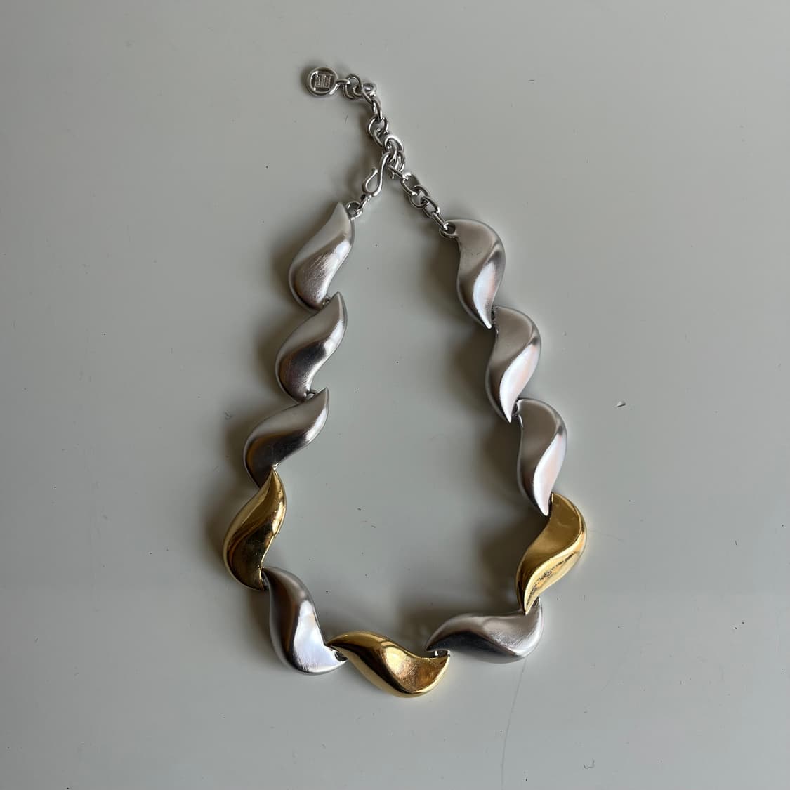 지방시 웨이브 믹스 컬러 목걸이 상품이미지1