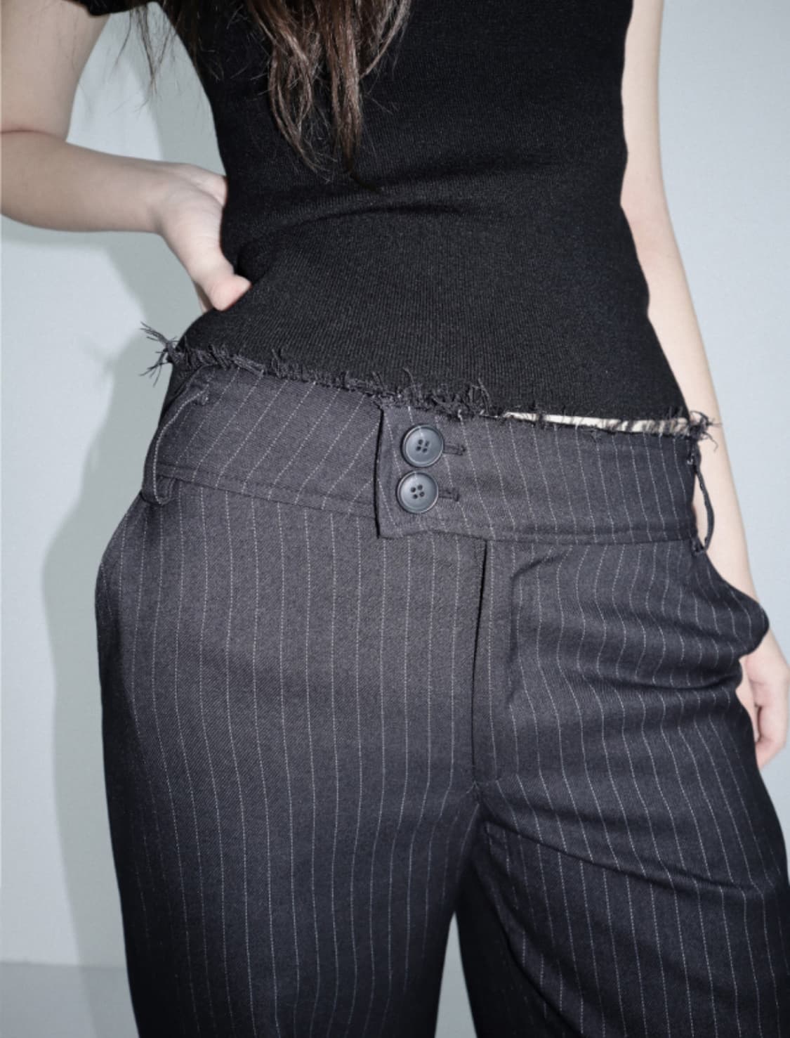 클라따 핀턱 로우 슬랙스 블랙 상품이미지2