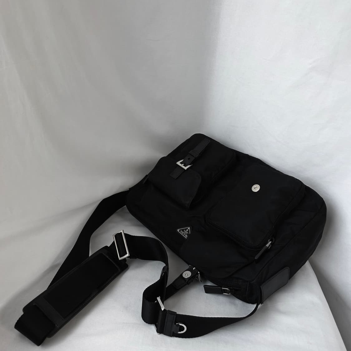 [정품 PRADA] 프라다 투포켓 지퍼 나일론 남성 크로스백 라지 상품이미지4