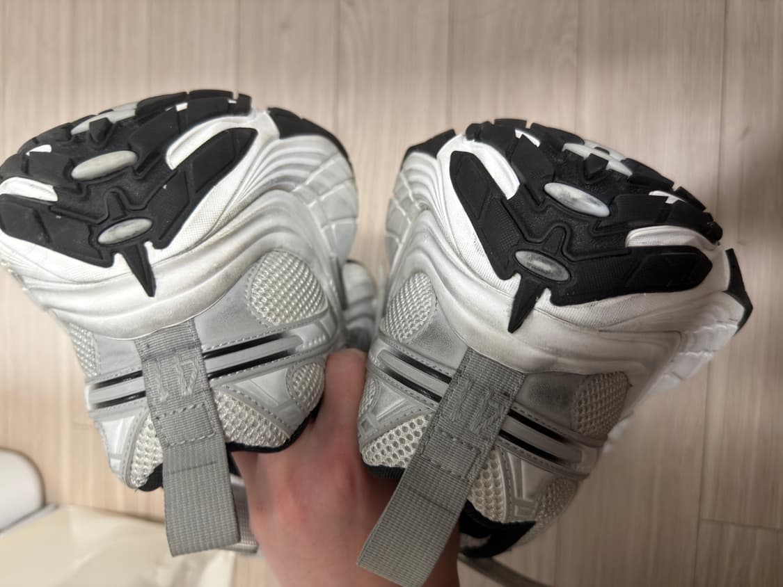 발렌시아가 10XL 스니커즈 화이트 그레이 실버 블랙 상품이미지3