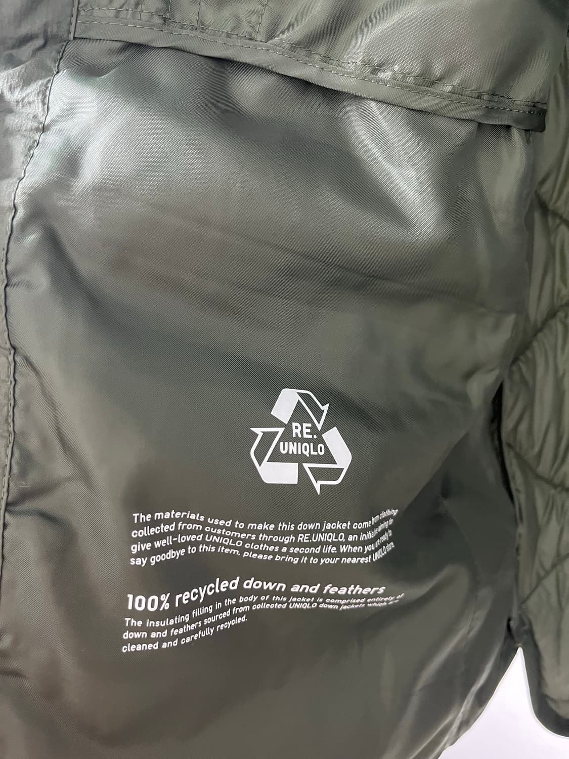 유니클로 화이트마운티어링 리사이클 다운 상품이미지4