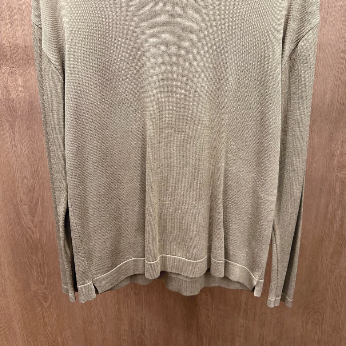 아르마니 꼴레지오니 라운드넥 니트 사이드 슬릿 디테일 레귤러핏 베이지 상품이미지5