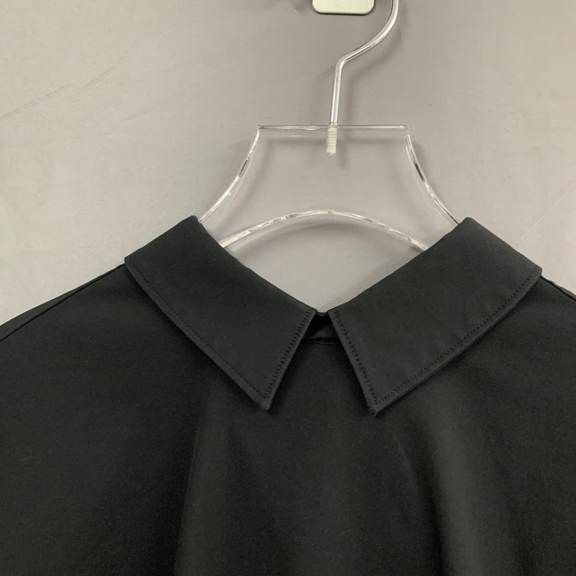 S 닐바렛 백버튼 스판 블랙 반팔 블라우스 셔츠 상품이미지5