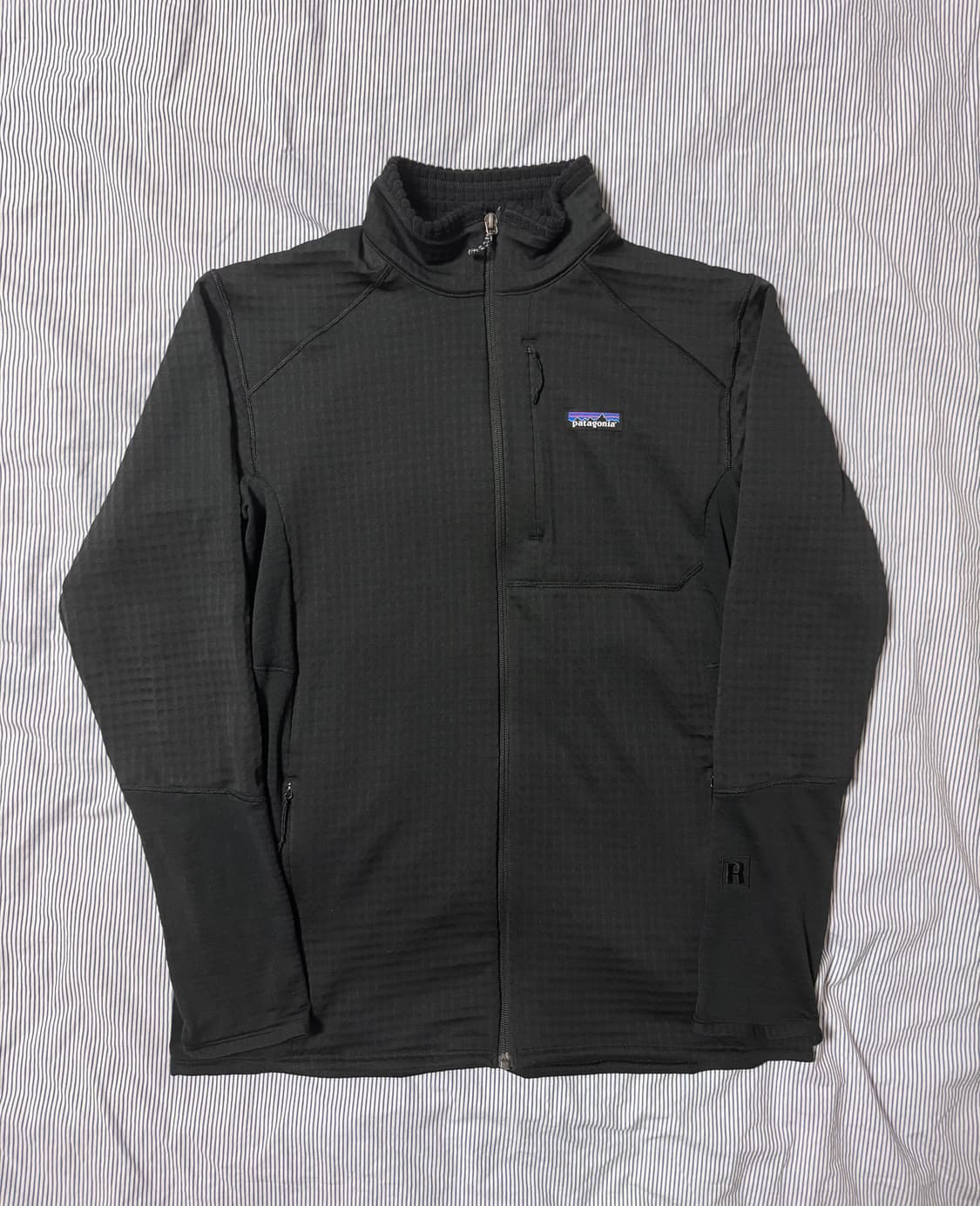 (새상품급) 파타고니아 R1 자켓 블랙 L 상품이미지2
