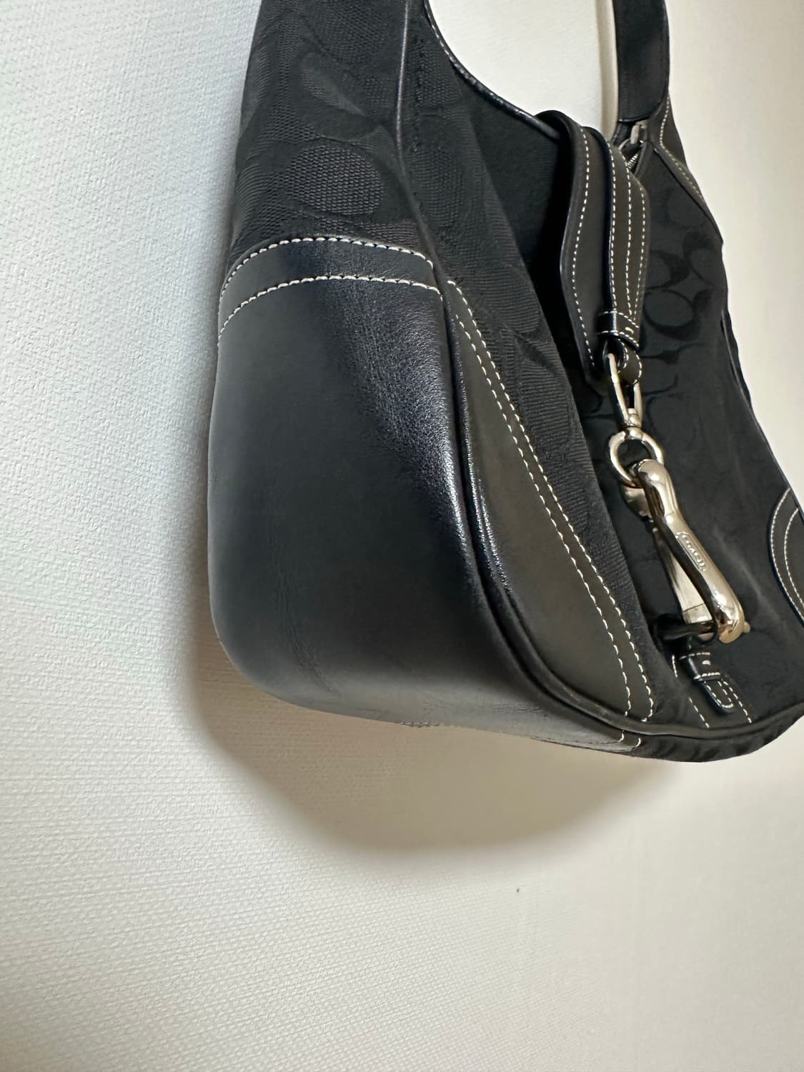 코치 블랙 시그니처 숄더백 / 코치가방 / 코치숄더백 /코치빈티지백 상품이미지5