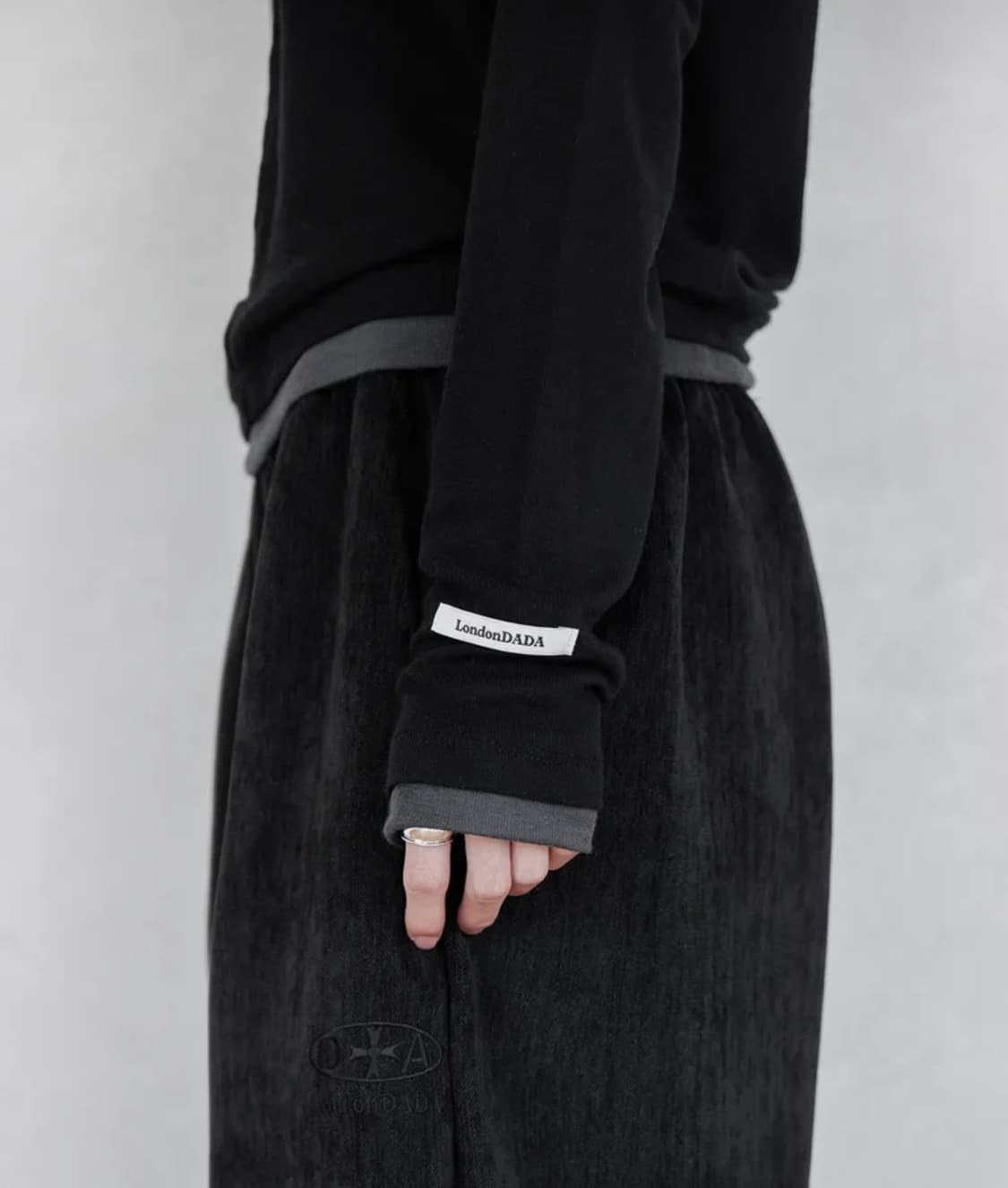 런던다다 롱슬리브 LABEL INCISION LONG SLEEVE T-S 상품이미지3