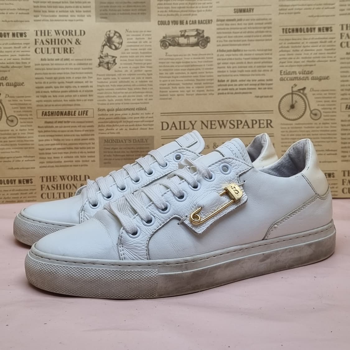 존 갈리아노 금색로고 운동화 250 상품이미지1