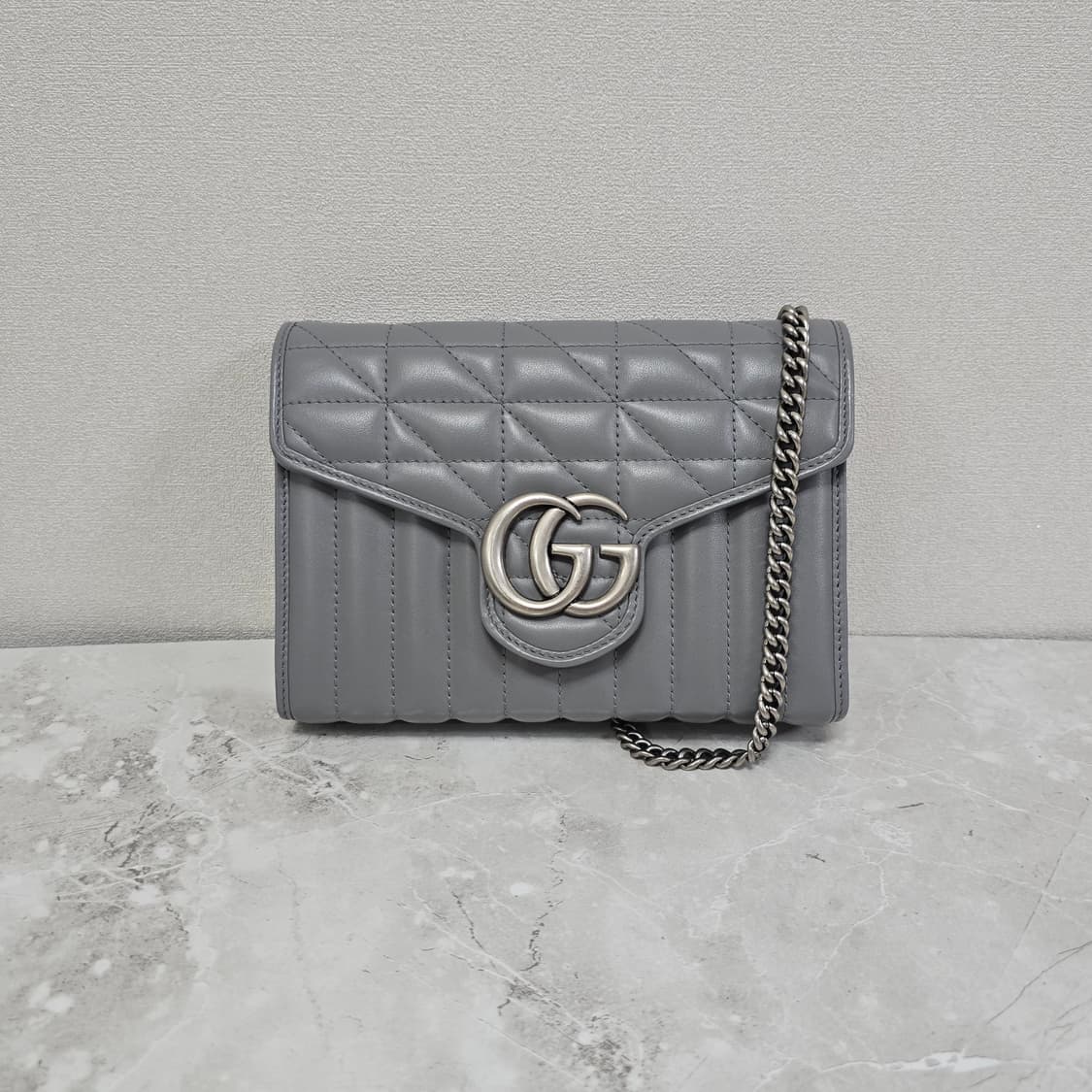 구찌 GG 마몬트 마틀라쎄 체인 숄더백 판매 상품이미지1