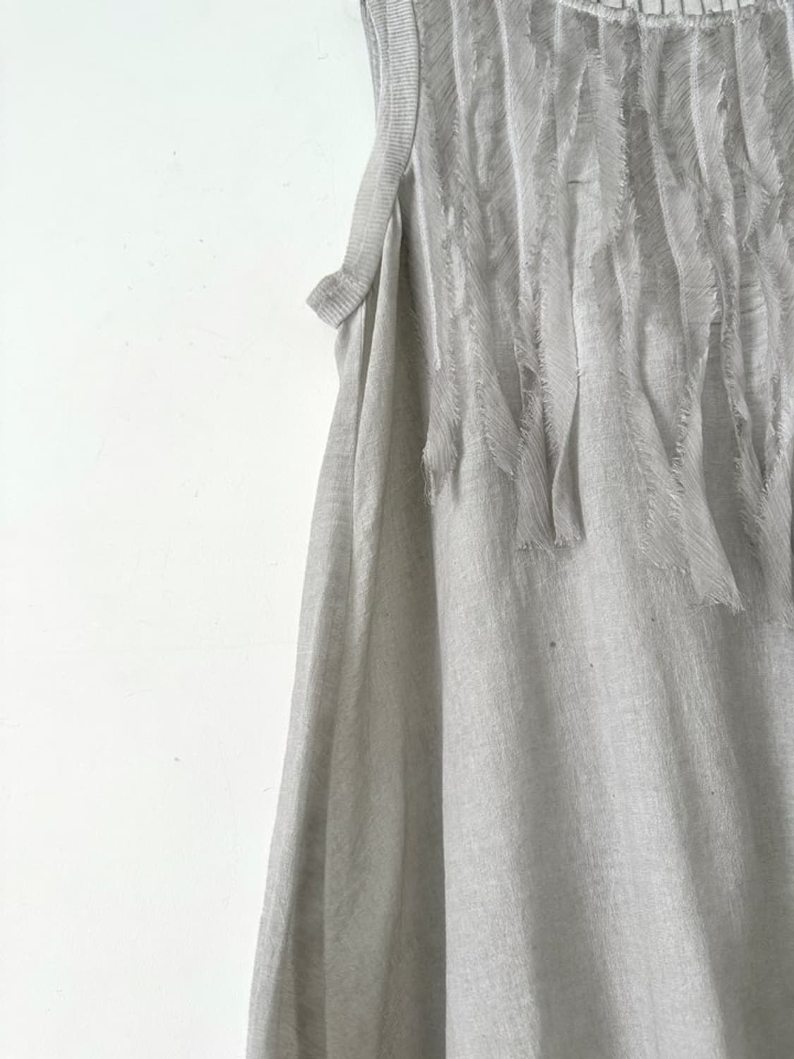 Fluid fringe sheer sleeveless / grey 상품이미지3