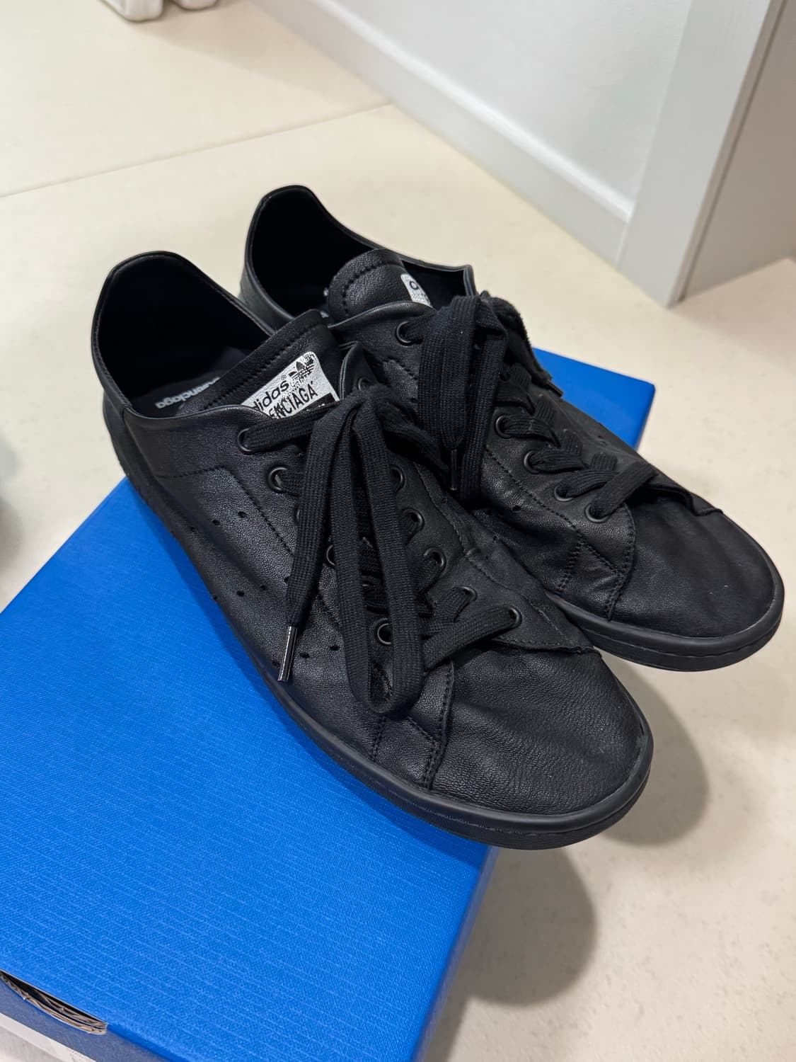 [42] 아디다스 발렌시아가 스탠스미스 블랙 상품이미지1